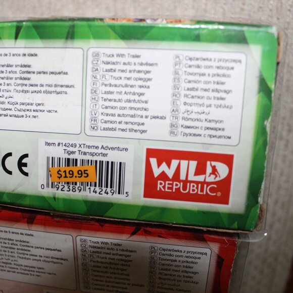 3/$55❤️3x Wild Republic Xtreme Adventure Wolf + Dino + Tiger Transporter Trucks - Picture 9 of 11